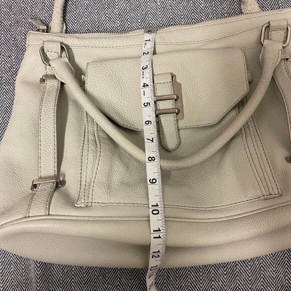 OLIVIA HARRIS - Pebbled Hobo Bag - Picture 9 of 10